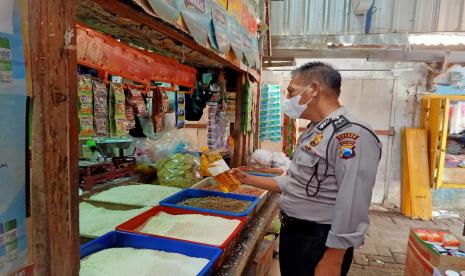 Satgas Pangan Polres Malang berkeliling melakukan pengecekan dan pemantauan langsung persediaan bahan pokok dan harga di pasar -pasar wilayah Kabupaten Malang. Hal ini dilakukan dalam rangka menghadapi Hari Raya Idul Fitri 1443 H.