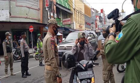 Satgas Penanganan Covid-19 Kabupaten Garut melaksanakan sidak protokol kesehatan