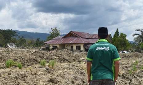 Satu rumah di daerah Petobo Palu, ditemukan masih utuh berdiri. Rumah ini milih mantan Bupati Donggala. 