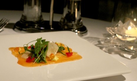 Saumon de Tasmanie, menu Prancis L'Avenue Hermitage Menteng.