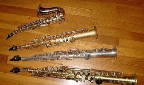 Saxophones (illustration)