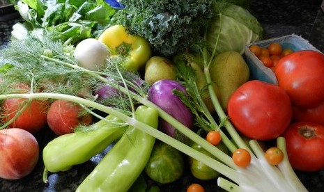 Konsumsi sayur dan buah dengan porsi cukup mampu membuat penampilan menarik.