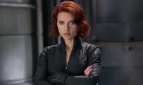 Aktris Scarlett Johansson saat berperan sebagai Natasha Romanoff alias Black Widow. Ia mulai bergabung dengan film Marvel ketika membintangi Iron Man 2 pada 2010.