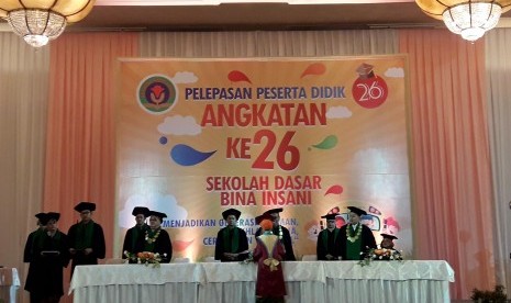 SD Bina Insani menggelar pelepasan peserta didik angkatan ke-26 tahun pelajaran 2016/2017 di Bogor, Selasa (23/5).