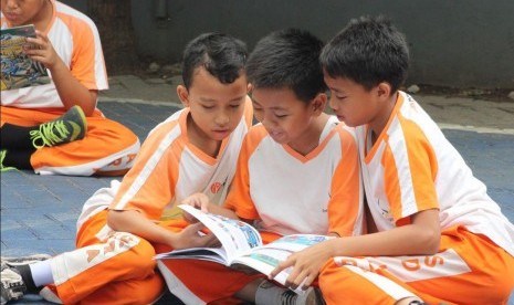 SD Juara Paragon Cimahi dengan kegiatan Gerakan Literasi Sekolah, Readathon.