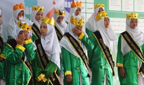 SDI Darussalam 'Sekolah Sang Juara' binaan Rumah Zakat menggelar Wisuda Tahfidz Alquran.