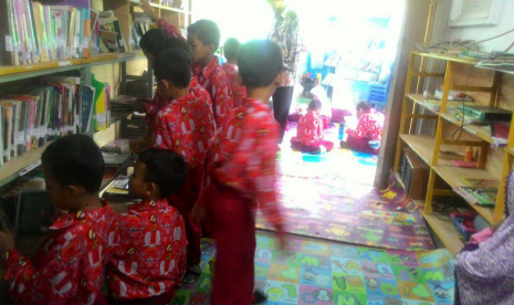 SDN Kebondalem latih budaya literasi siswanya di Rumah Baca Rumah Zakat.