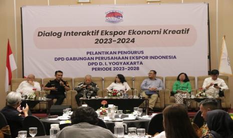 Sebagai industrial assistance, Bea Cukai mengemban misi untuk mengawal ekspor nasional melalui dukungan pada usaha mikro, kecil, dan menengah (UMKM). Dukungan yang diberikan berupa pembinaan atau asistensi sehingga UMKM dapat melakukan ekspor.