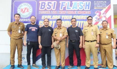 Sebagai Kampus Digital Kreatif  yang mewadahi siswa/i SMK/SMA/MA sederajat dalam menggali potensi yang dimiliki, Universitas BSI (Bina Sarana Informatika) sukses menyelenggarakan kegiatan Sport Competition BSI FLASH (Festival dan Liga Antar Sekolah) 2024 DKI Jakarta, digelar selama 6 hari, 12-17 Desember 2023 berlokasi di Sport Center Universitas BSI kampus Cengkareng, Jl. Kamal Raya no 18, Cengkareng, Jakarta Barat.