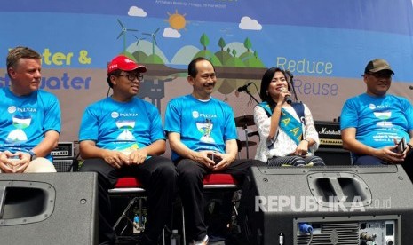 Sebagai rangkaian peringatan hari air sedunia, PT PAM Lyonnaise Jaya (PALYJA) menggelar kegiatan Walk for Water di bilangan Sudirman, Jakarta, Ahad (26/3).