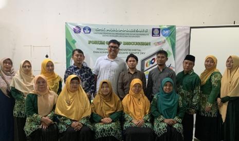 Sebagai upaya proaktif untuk membina kolaborasi antara industri, lembaga pendidikan, dan sekolah kejuruan, telah dilaksanakan Forum Group Discussion (FGD) di SMK Muhammadiyah 5 Jakarta pada Senin, 20 November 2023. Acara ini menjadi wadah untuk membahas lanskap industri digital yang terus berkembang dan kompetensi penting dalam desain kreatif dan komunikasi visual (DKV).