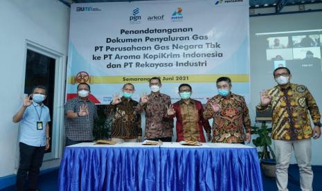 Sebagai wujud komitmen dukungan terhadap peningkatan produksi migas pada proyek backbone energi nasional, PT Perusahaan Gas Negara Tbk (PGN) menandatangani Dokumen Penyaluran Gas dengan PT Rekayasa Industri (Rekind) terkait dengan kegiatan pre production sumur Jambaran-Tiung Biru (Commissioning JTB). Dalam hal ini, Rekind merupakan main contractor EPC Gas Processing Facility (GPF) dalam proyek JTB.