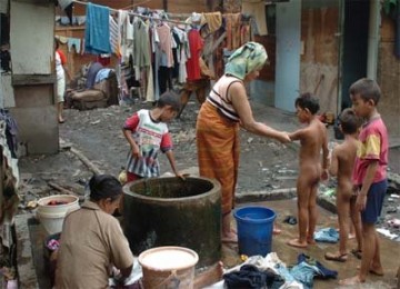 Sebagian sanitasi di Indonesia masih buruk.