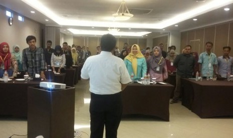 Sebanyak 100 mahasiswa orang dari beberapa perguruan tinggi di daerah istimewa Yogyakarta mendapat pelatihan kepemimpinan mahasiswa tingkat dasar di Hotel Grage Ramayana, Yogyakarta, 8-10 September 2016.