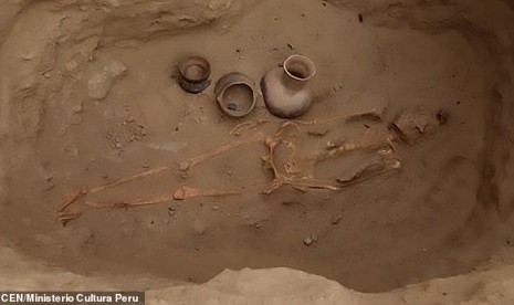 Sebanyak 11 makam yang berisi kerangka dari peradaban Moche ditemukan di Peru. 