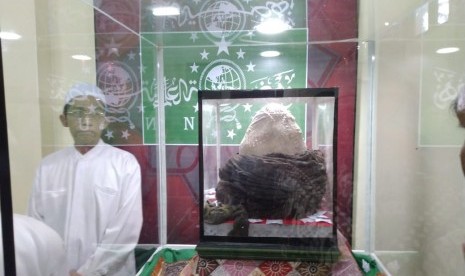 Sebanyak 13 artefak milik Nabi Muhammad SAW dan para sahabatnya dipamerkan di Museum Kepurbakalaan Banten Lama, Kota Serang, Banten. 