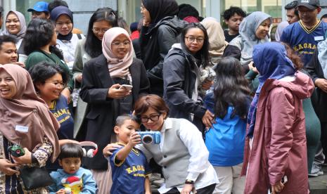 Sebanyak 175 Alumnus UGM yang tergabung dalam Keluarga Alumni Universitas Gadjah Mada (Kagama) cabang Belanda menggelar temu alumni yang bertajuk Guyub Rukun Bareng Bu Rektor bertempat di Sekolah Indonesia Den Haag (SIDH) di Wassenaar, Belanda, Ahad (29/10/2023). Temu alumni kali ini dihadiri oleh Rektor UGM Prof Ova Emilia dan beberapa jajaran Dekan dari beberapa Fakultas.