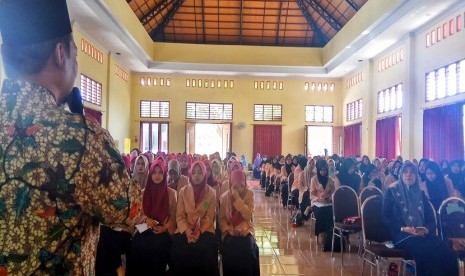 Sebanyak 200 mahasiswa IAIN Kudus, Jawa Tengah, melakukan kunjungan ke SMP-SMA Ar-Rohmah Putri Pesantren Hidayatullah Malang, Senin (30/9)