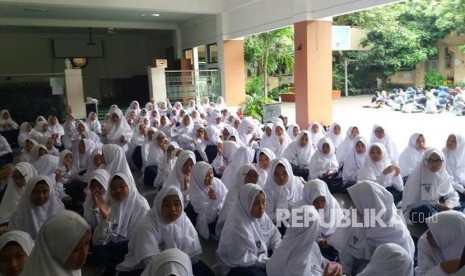 Kemenag memastikan beasiswa Program Indonesia Pintar (PIP) 2024 bagi siswa madrasah segera cair. (ilustrasi)