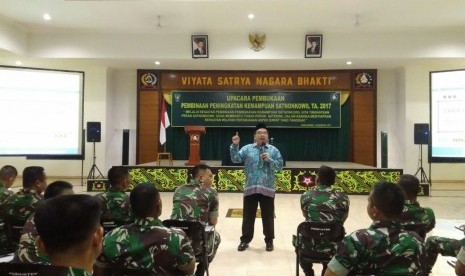 Sebanyak 238 anggota TNI perwakilan Batalyon dari berbagai wilayah Indonesia mendapat bekal konsep berpikir suprarasional.