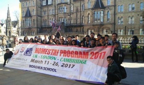 Sebanyak 57 siswa Sekolah Bosowa mengikuti homestay di Inggris, 11-26 Maret 2017.