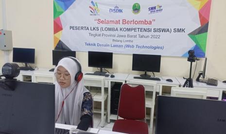 Sebanyak 581 siswa SMK di Jabar akan beradu keterampilan di Lomba Kompetensi Siswa (LKS) Tingkat Provinsi Jawa Barat (Jabar). Para siswa, akan memperebutkan 35 bidang lomba. Nantinya, pemenang lomba juga akan menjadi perwakilan Jabar di LKS tingkat nasional. 