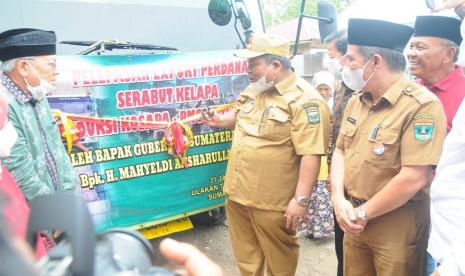 Sebanyak 75 ton sabut kelapa atau coco fiber dari Kabupaten Padang Pariaman, Sumatra Barat, diekspor ke Cina. 