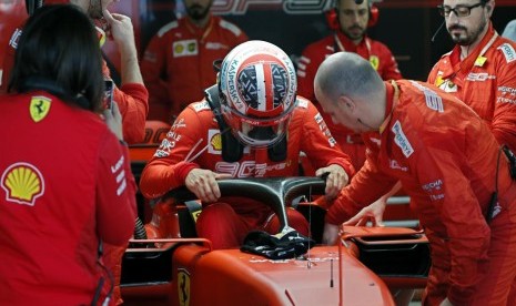 Sebastian Vettel saat balapan Formula Satu GP Rusia di Sirkuit Sochi, Ahad (29/9).