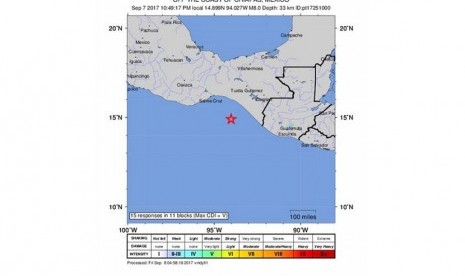 Sebuah foto handout yang dibuat oleh Survei Geologi Amerika Serikat menunjukkan peta intensitas lokasi gempa berskala 8.0 yang melanda pada kedalaman 33 km pada pukul 10:49 waktu setempat di lepas pantai Tres Picos, Meksiko, (7/9). Peringatan tsunami dikeluarkan oleh Pusat Peringatan Tsunami Pasifik.