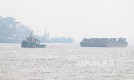 Kapal penyedot pasir.