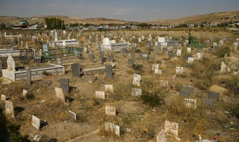 Bolehkah Mendirikan Bangunan di Atas Makam?