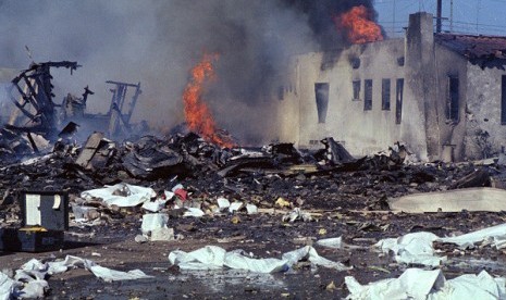 Sebuah pesawat jet milik Pasific Southwest Airlines bertabrakan dengan pesawat Cessna di langit San Diego dan menewaskan 153 orang, pada 25 September 1978.