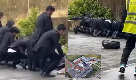 Sebuah sekolah di wilayah Royton di Oldham, Greater Manchester, Inggris, mengeluarkan permintaan maaf setelah viralnya video yang menunjukkan siswa Muslim melakukan sholat di luar dalam keadaan cuaca dingin.