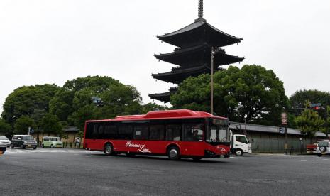 Sebum bus listrik Melindas di salah satu di Jepang. Foto ilustrasi.