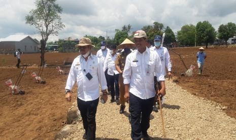 Secara umum kondisi saat ini, kebutuhan jagung setahun untuk pakan, konsumsi, dan industri pangan sebesar 14,37 juta ton. Stok akhir jagung Desember 2020 sebesar 1,43 juta ton, dan proyeksi stok jagung 2021 sebanyak 2,85 juta ton