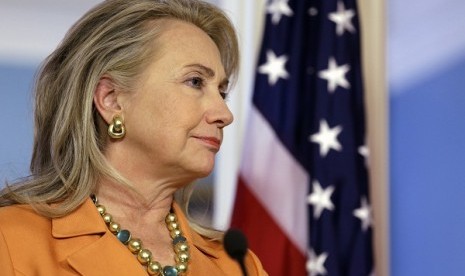 Secretary of State Hillary Rodham Clinton meets with Indonesia's Foreign Minister Marty Natalegawa (not pictured) at the State Department in Washington, Thursday, Sept. 20, 2012.   