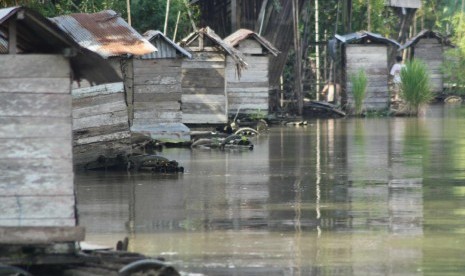  Sederatan Jamban tertambat di Sungai Martapura yang ada di kawasan Kota Martapura, Kabupaten Banjar Kalsel.