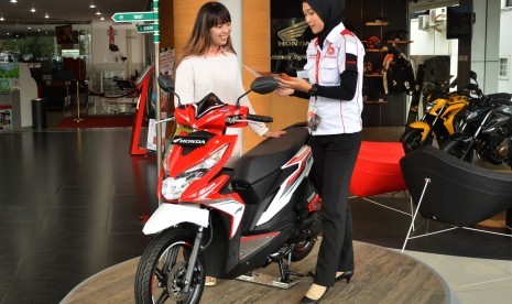 Segmen skutik memberikan kontribusi terbesar penjualan sepeda motor Honda, 