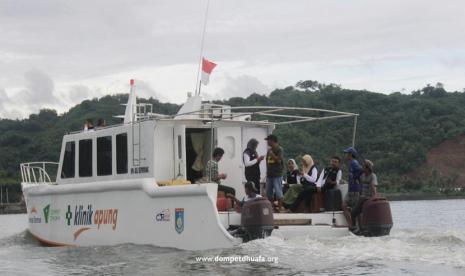 Sejak diresmikan 4 april 2019, Klinik Apung Pulau Sehat Indonesia yang merupakan hasil kerjasama Dompet Dhuafa bersama PT Kimia Farma (Persero) Tbk, Rumah Cerdas, dan Pemerintah Kabupaten Lombok Barat menjadi salah satu akses layanan kesehatan yang strategis untuk pemeriksaan kesehatan masyarakat. 