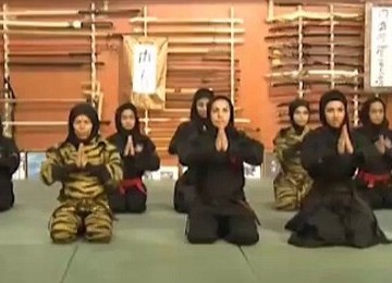 Sejak  ketegangan antara Iran dengan Israel dan Barat memanas, para perempuan Iran mulai berlatih bela diri ala ninja alias Ninjitsu