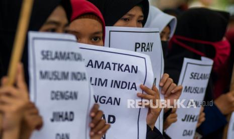 Umat Islam di Dunia Diharap Peduli Muslim India. Foto ilustrasi: Sejumlah aktivis Gema Pembebasan Sulawesi Tengah mengikuti aksi solidaritas untuk Muslim India di depan Kantor DPRD Sulteng di Palu, Jumat (6/3/2020).