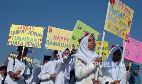 Pawai Ramadhan (ilustrasi). Ribuan warga Kota Pontianak, Kalimantan Barat, mengikuti Pawai Akbar. menyambut Ramadhan.