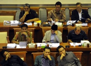 Sejumlah anggota Komisi III DPR-RI saat menyimak penjelasan calon pimpinan (capim) KPK dalam fit and proper test di gedung DPR, Senayan, Jakarta.