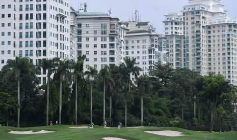 Sejumlah atlet golf mengikuti Test Event Golf Road to Asian Games 2018 di Pondok Indah Padang Golf, Jakarta Selatan, Selasa (31/10). 