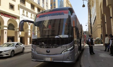 Sejumlah bus terparkir di sekitar hotel tempat jamaah haji Indonesia 