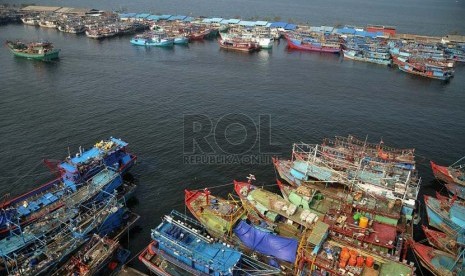 Sejumlah kapal nelayan bersandar di Pelabuhan Perikanan Muara Baru, Jakarta. ilustrasi (Republika/Prayogi)