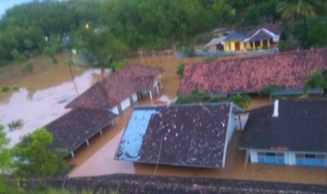 Sejumlah kejadian banjir di Kabupaten Bantul, Senin (18/3).