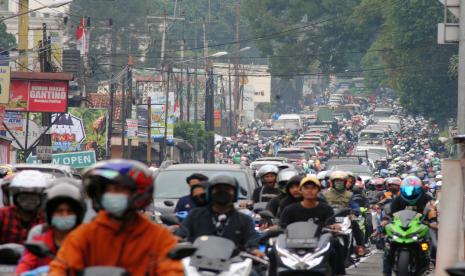 Satlantas Polres Cianjur, Jawa Barat, mengimbau pengguna jalan berhati-hati saat melintas di jalur rawan bencana alam mulai dari kawasan Puncak Bogor hingga wilayah bagian selatan Cianjur (ilustrasi).