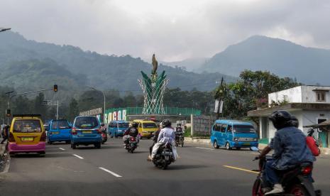 Jalur wisata Puncak, Cisarua, Kabupaten Bogor, Jawa Barat