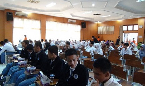 Sejumlah mahasiswa UAD yang memberikan pendampingan 